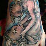 тату водолей на руке - фото - пример готовой татуировки от 01082016 6143 tatufoto.ru