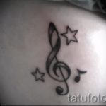 тату ноты и скрипичный ключ - фото готовой татуировки от 02082016 1103 tatufoto.ru