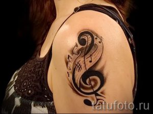 тату ноты и скрипичный ключ - фото готовой татуировки от 02082016 7109 tatufoto.ru