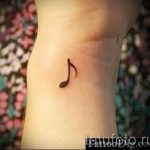 тату ноты на запястье - фото готовой татуировки от 02082016 1115 tatufoto.ru
