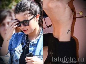 тату ноты на запястье - фото готовой татуировки от 02082016 20134 tatufoto.ru