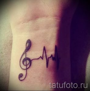 тату ноты на запястье - фото готовой татуировки от 02082016 2116 tatufoto.ru