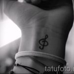 тату ноты на запястье - фото готовой татуировки от 02082016 24138 tatufoto.ru
