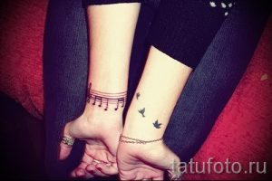 тату ноты на запястье - фото готовой татуировки от 02082016 255149 tatufoto.ru