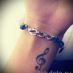 тату ноты на запястье - фото готовой татуировки от 02082016 27141 tatufoto.ru