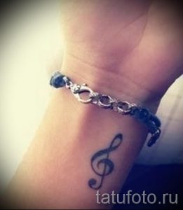 тату ноты на запястье - фото готовой татуировки от 02082016 27141 tatufoto.ru