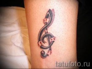 тату ноты на запястье - фото готовой татуировки от 02082016 32146 tatufoto.ru