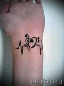 тату ноты на запястье - фото готовой татуировки от 02082016 6120 tatufoto.ru