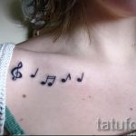 тату ноты на ключице - фото готовой татуировки от 02082016 1150 tatufoto.ru