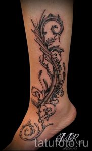 тату ноты на ноге - фото готовой татуировки от 02082016 5156 tatufoto.ru