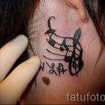 тату ноты на шее - фото готовой татуировки от 02082016 10181 tatufoto.ru