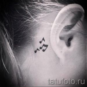 тату ноты на шее - фото готовой татуировки от 02082016 11182 tatufoto.ru