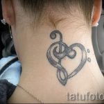 тату ноты на шее - фото готовой татуировки от 02082016 14185 tatufoto.ru