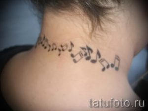 тату ноты на шее - фото готовой татуировки от 02082016 16187 tatufoto.ru