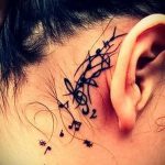 тату ноты на шее - фото готовой татуировки от 02082016 17188 tatufoto.ru