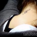 тату ноты на шее - фото готовой татуировки от 02082016 22193 tatufoto.ru