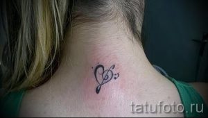 тату ноты на шее - фото готовой татуировки от 02082016 23194 tatufoto.ru
