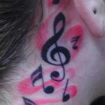 тату ноты на шее - фото готовой татуировки от 02082016 25196 tatufoto.ru
