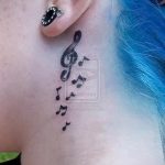 тату ноты на шее - фото готовой татуировки от 02082016 8179 tatufoto.ru