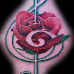 тату ноты розы - фото готовой татуировки от 02082016 2199 tatufoto.ru
