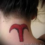 тату овен на шее - фото готовой татуировки от 02082016 6112 tatufoto.ru