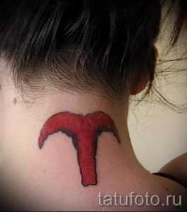 тату овен на шее - фото готовой татуировки от 02082016 6112 tatufoto.ru
