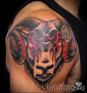 тату овна на плече - фото готовой татуировки от 02082016 2119 tatufoto.ru