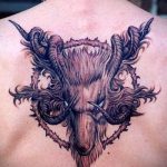 тату овна на спине - фото готовой татуировки от 02082016 2122 tatufoto.ru