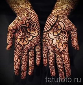 узоры мехенди на руке - фото временной тату хной 4487 tatufoto.ru