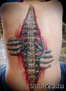 фото - крутые тату на спине - пример 3283 tatufoto.ru