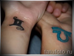 фото - тату близнецы на запястье - вариант 1046 tatufoto.ru