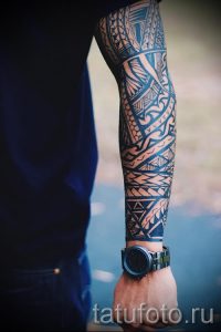фото - тату трайбл рукав - пример для статьи про значение 1065 tatufoto.ru