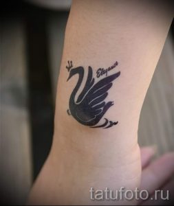 schwan-tattoo-in-tribal-style-foto-ein-beispiel-fur-die-fertigen-tatowierung-1014-tatufoto-ru