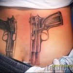 Tattoo-Pistole an der Hüfte - ein Foto des fertigen Tätowierung 01092016 1053 tatufoto.ru