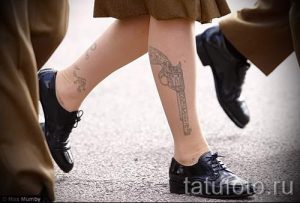 Tätowierung in Form einer Pistole - ein Foto des fertigen Tätowierung 01092016 1036 tatufoto.ru