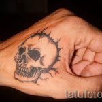 einfache Schädel-Tattoos - Fotos der fertigen Tätowierung 02092016 1009 tatufoto.ru