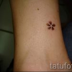 einfache Tattoo-Blumen - Fotos der fertigen Tätowierung 02092016 1028 tatufoto.ru