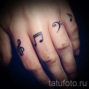 einfache Tätowierung auf der Hand - Foto Beispiel des fertigen Tätowierung 02092016 2014 tatufoto.ru