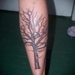 einfache Tätowierung auf seinem Bein - ein Foto des fertigen Tätowierung 02092016 1017 tatufoto.ru