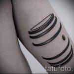 einfache Tätowierung schwarz und weiß - Foto des fertigen Tätowierung 02092016 1021 tatufoto.ru