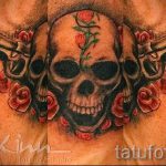 pistolet de tatouage avec des roses - une photo du tatouage fini 01092016 1015 tatufoto.ru