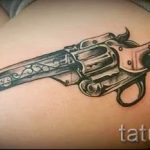 pistolet de tatouage sur la hanche - une photo du tatouage fini 01092016 1019 tatufoto.ru