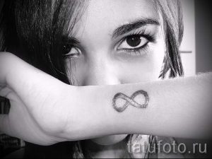 simple tattoo on his hand - Photo example of the finished tattoo 02092016 1083 tatufoto.ru