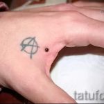 simple tattoo on the hand - a photo of the finished tattoo 02092016 2087 tatufoto.ru