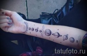 tatouage espace minimalisme - une photo du tatouage fini 1024 tatufoto.ru