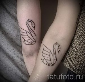 tattoo-two-swans-photo-an-example-of-the-finished-tattoo-1021-tatufoto-ru