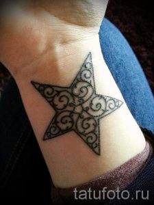 Тату Звезда фото - тату обозначающее удачу 3146 tatufoto.ru