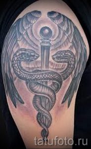 Тату Кадуцей фото - символы приносящие удачу тату 3176 tatufoto.ru