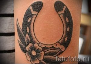 Тату Подкова фото - наколка на удачу фото 3208 tatufoto.ru
