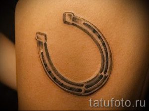 Тату Подкова фото - наколка на удачу фото 4209 tatufoto.ru